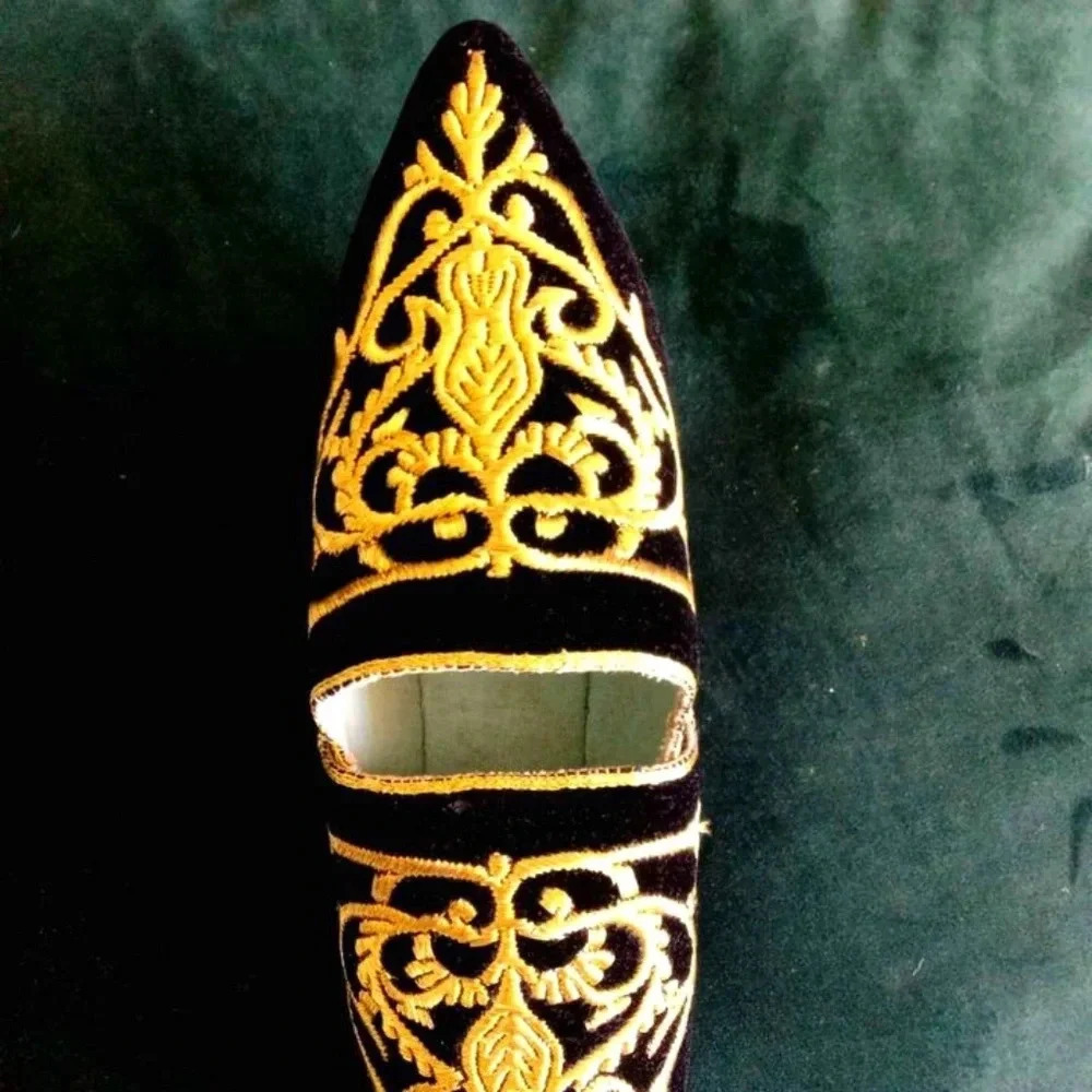 Handcrafted Embroidered velvet Moroccan Babouche